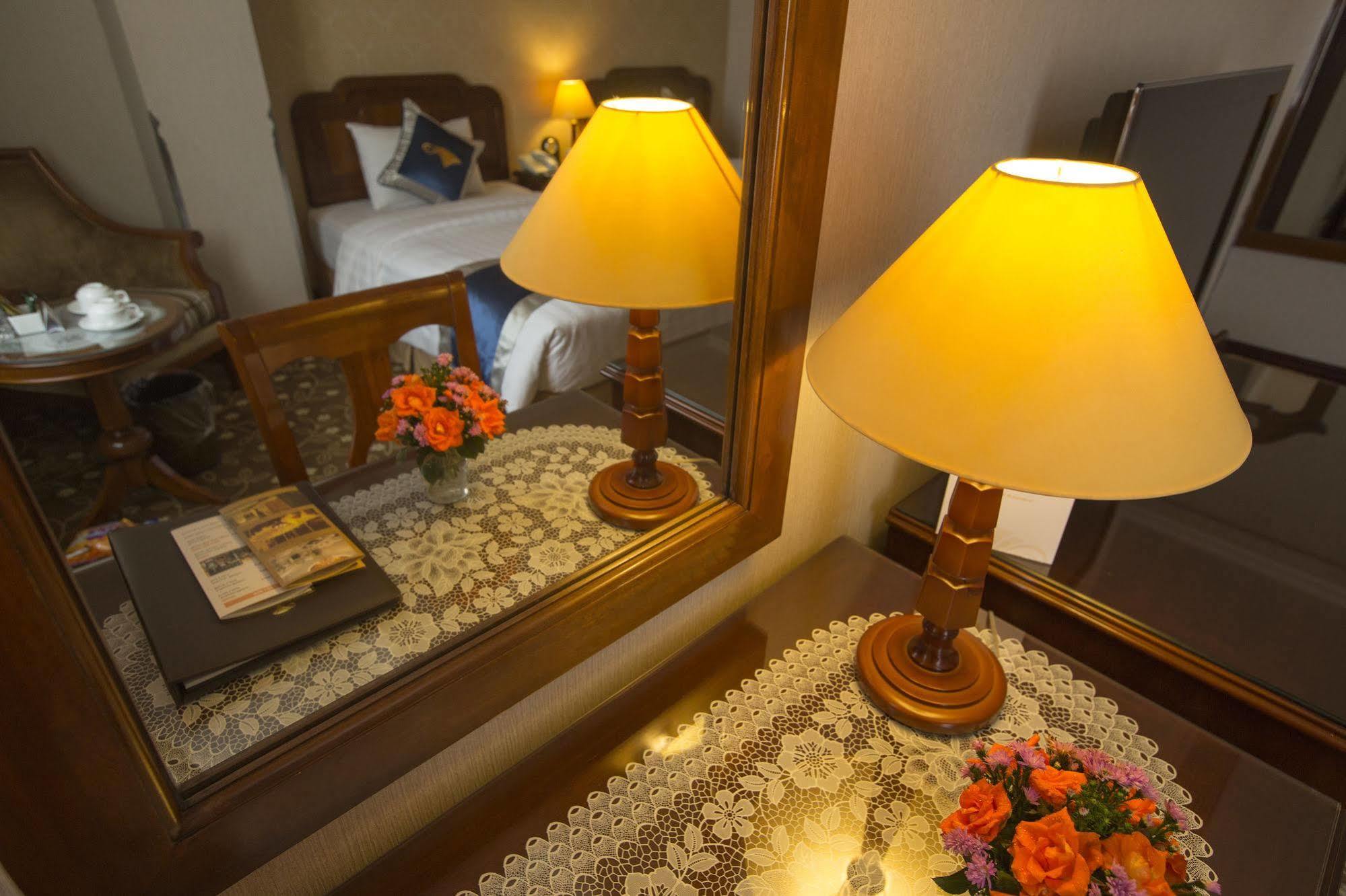 Adamas Hanoi Hotel Buitenkant foto