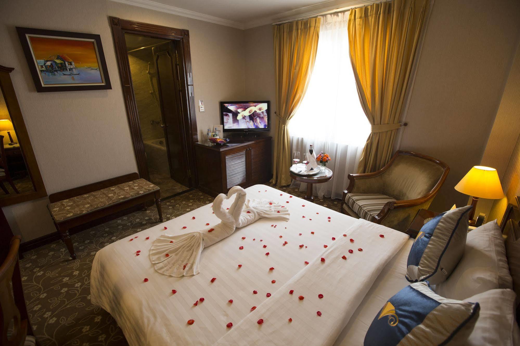 Adamas Hanoi Hotel Buitenkant foto